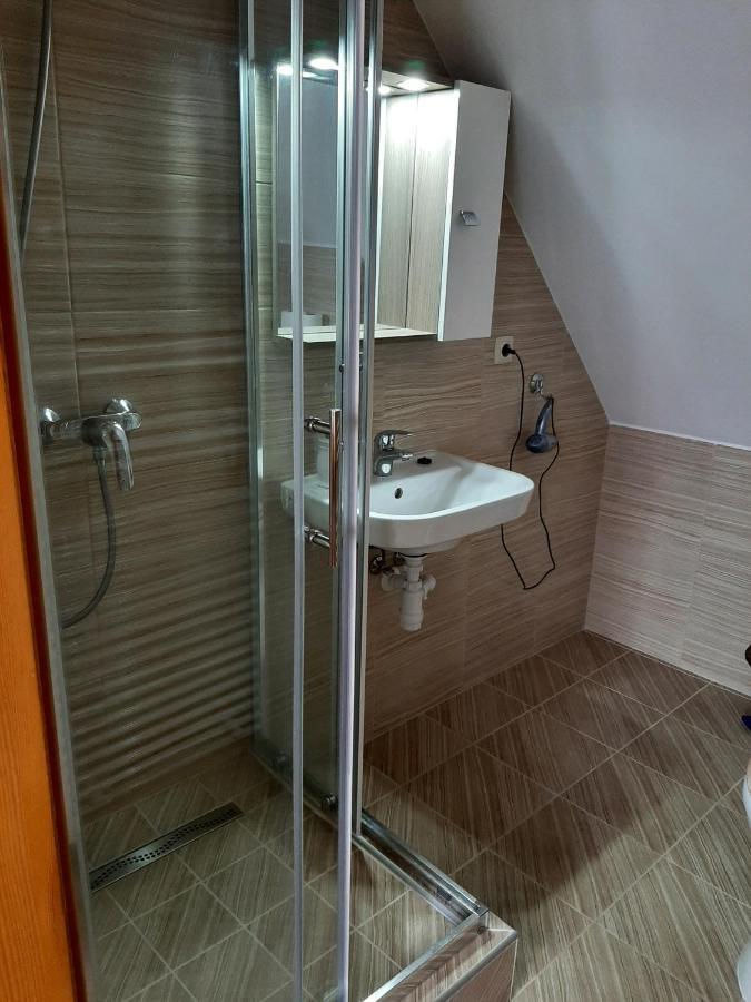 Nosztalgia Vendeghaz Hotel Zalaegerszeg Ngoại thất bức ảnh