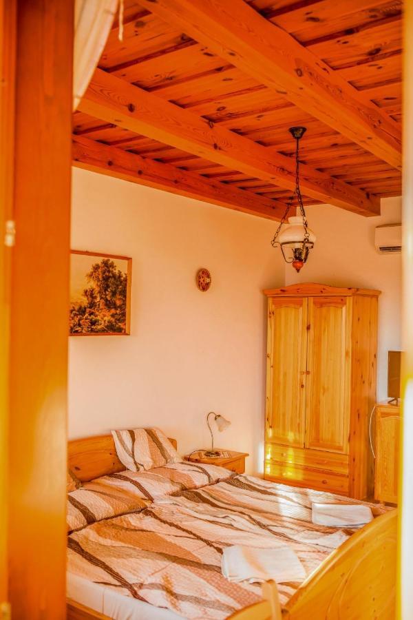 Nosztalgia Vendeghaz Hotel Zalaegerszeg Ngoại thất bức ảnh
