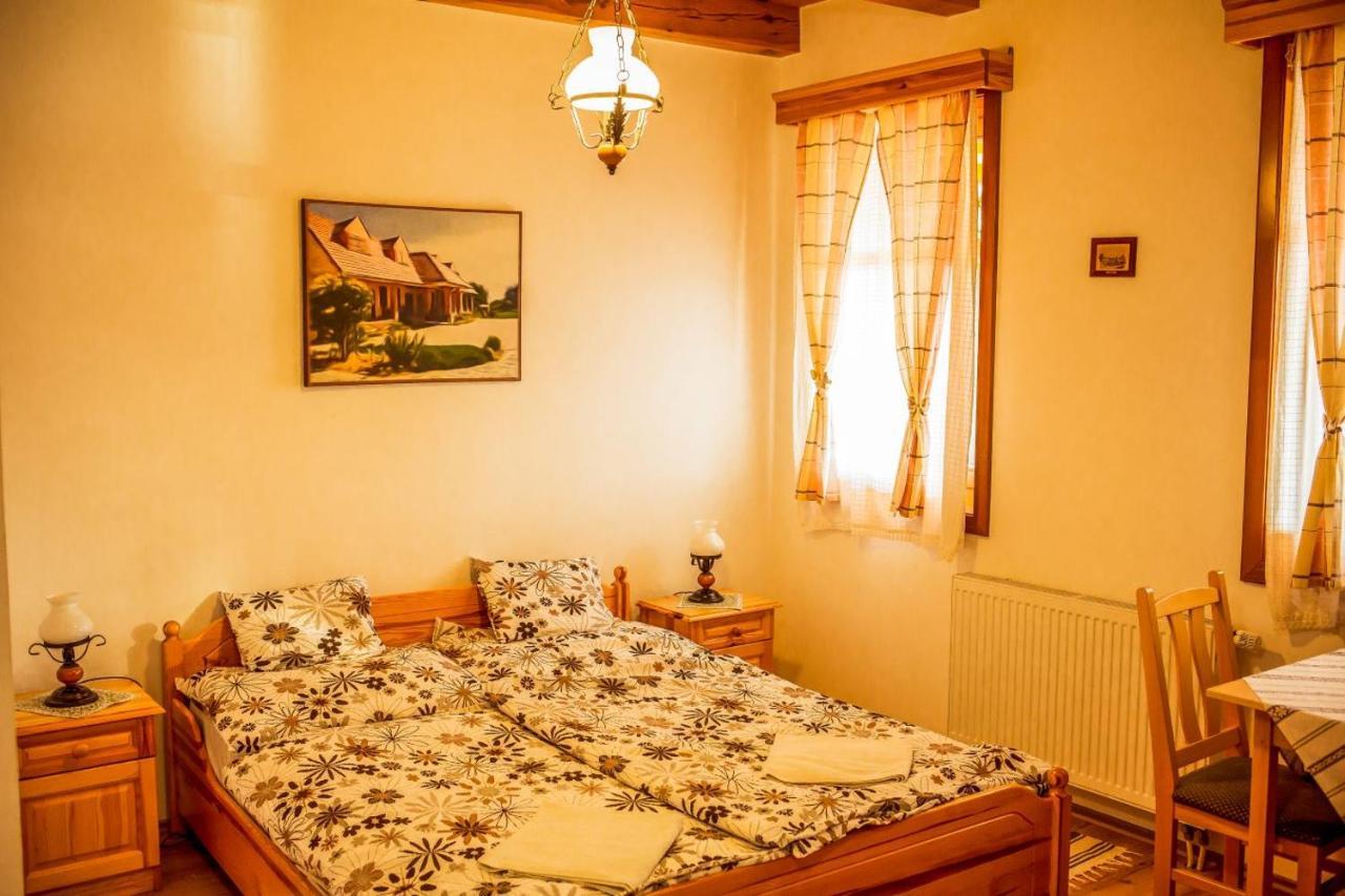 Nosztalgia Vendeghaz Hotel Zalaegerszeg Ngoại thất bức ảnh