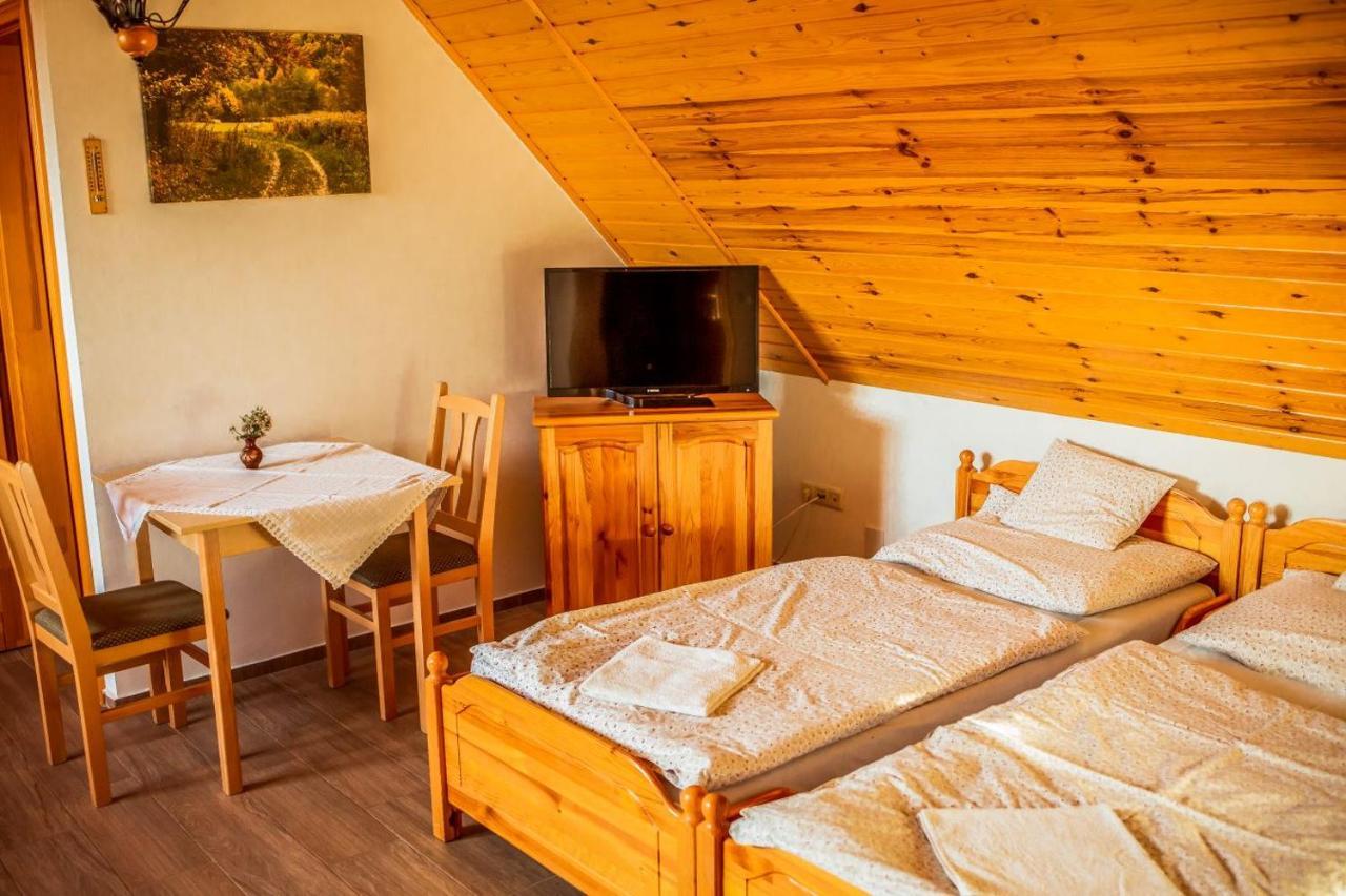 Nosztalgia Vendeghaz Hotel Zalaegerszeg Ngoại thất bức ảnh