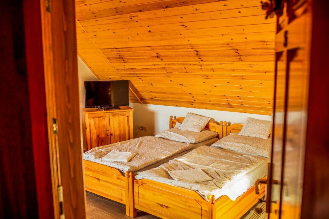 Nosztalgia Vendeghaz Hotel Zalaegerszeg Ngoại thất bức ảnh