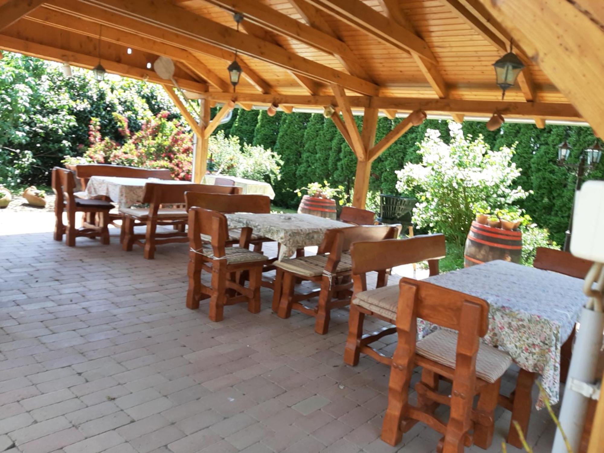 Nosztalgia Vendeghaz Hotel Zalaegerszeg Ngoại thất bức ảnh