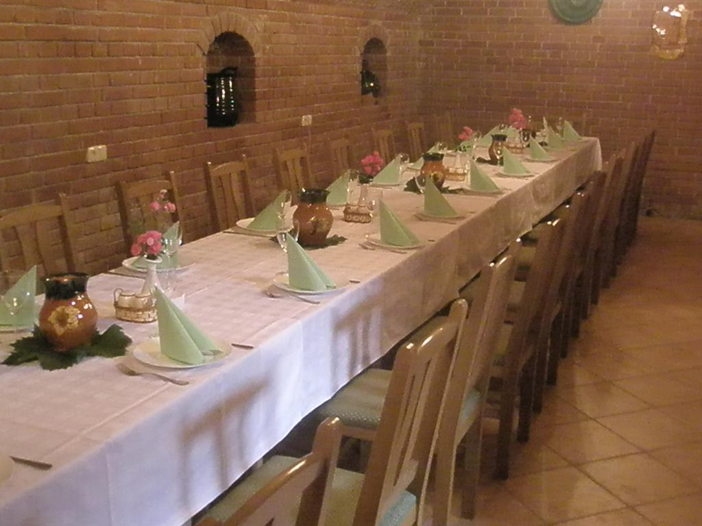Nosztalgia Vendeghaz Hotel Zalaegerszeg Ngoại thất bức ảnh